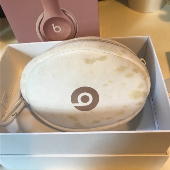 Beats Solo2 Wireless READ DESCRIPTION - Picture 7 of 8